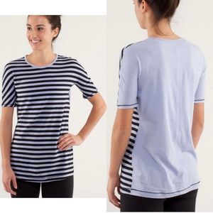 Lululemon Devotion Short Sleeve Tee in Sea Stripe Polar Haze Black Size 8